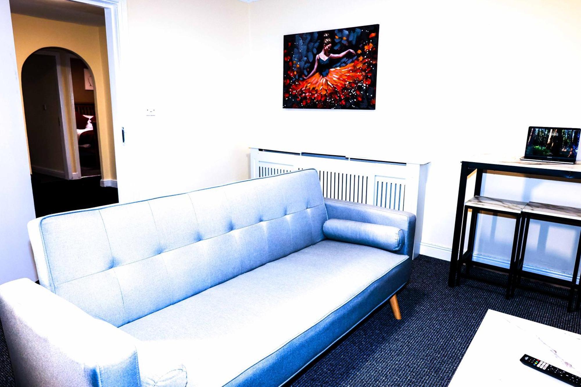 Lausory King Bed Living Your Luxe Home Away Nottingham Esterno foto